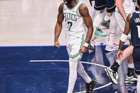 爱游戏网页-独行侠带队取胜！，塔图姆重要时刻比赛规则变更上演精彩一战的简单介绍